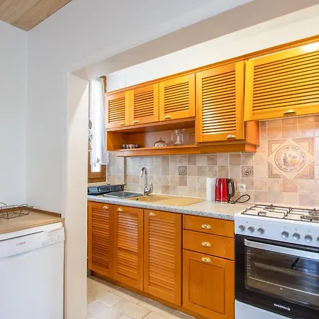 Vergnelibert Apartment *